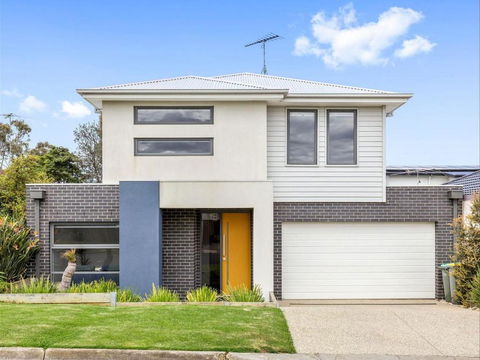 Gogoll Central Beach House 2a - Kingaroy Accommodation 0