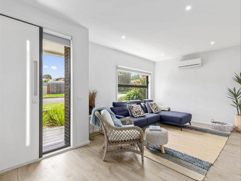 Gogoll Central Beach House 2a - Kingaroy Accommodation 4