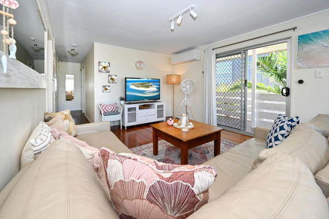 Golden Beach Family & Friends Getaway ZC4 - Kingaroy Accommodation 4