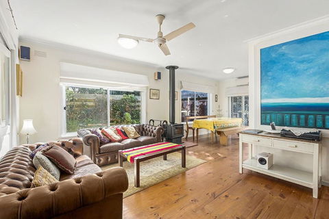 Golden Bouy - Kingaroy Accommodation 0