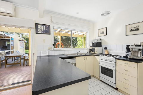 Golden Bouy - Kingaroy Accommodation 1