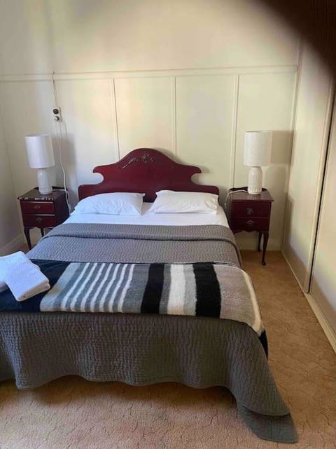 Golden Street Cottage - Kingaroy Accommodation 4