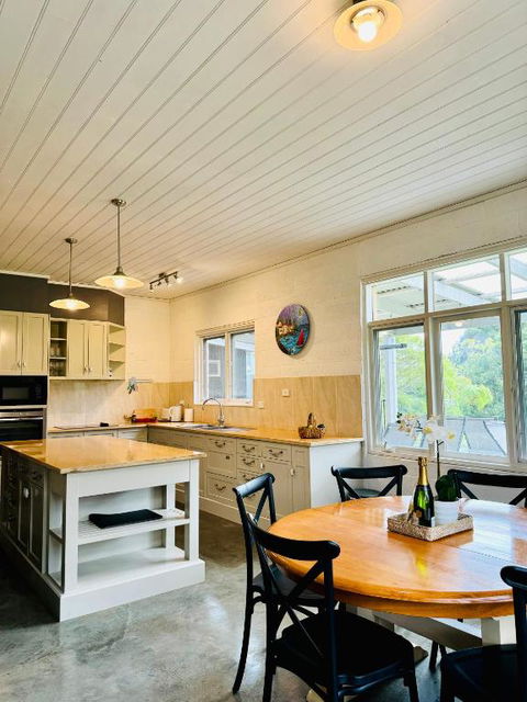 GORGE Chocolates Farmhouse - Kingaroy Accommodation 1