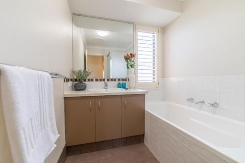 Greenmount Getaway - Kingaroy Accommodation 4