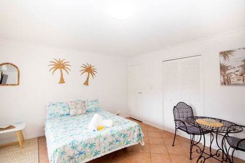 GORGEOUS STUDIO + 100M TO BEACH + POOL - Kingaroy Accommodation 0