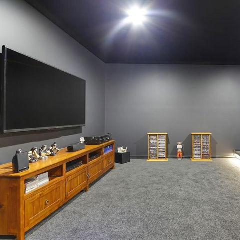 GOULBURN ALPACA FARM STAY - Kingaroy Accommodation 3