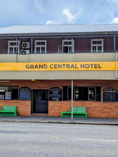 GRAND CENTRAL HOTEL PROSERPINE - Kingaroy Accommodation 2