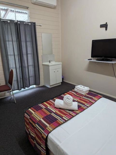 GRAND CENTRAL HOTEL PROSERPINE - Kingaroy Accommodation 3