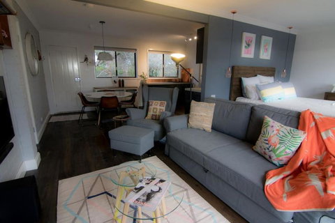 Harmonica - Unique Modern Chic Apartment - Kingaroy Accommodation 1