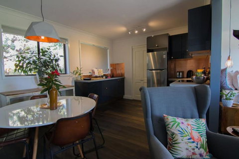 Harmonica - Unique Modern Chic Apartment - Kingaroy Accommodation 3