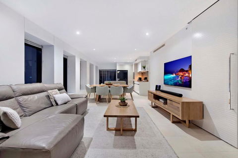 GUARANTEED OCEAN VIEW - Level 16 And Up - Soul Surfers Paradise - Self Contained &Privately Managed - Kingaroy Accommodation 2