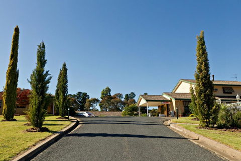 Hilltops Retreat Motor Inn - Kingaroy Accommodation 0