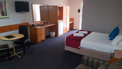 Hilltops Retreat Motor Inn - Kingaroy Accommodation 3