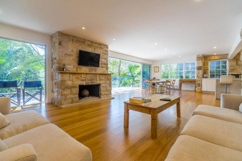 Hidden Beauty - Waterfront - Kingaroy Accommodation 2