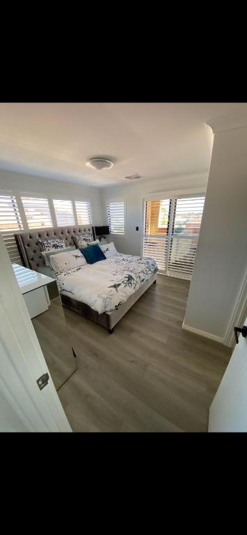 Hillarys Sea-View Panoramic Living - Kingaroy Accommodation 3