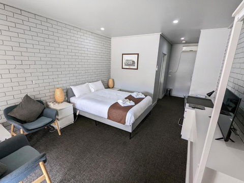 Homestead Motor Inn & Apartments - Kingaroy Accommodation 3
