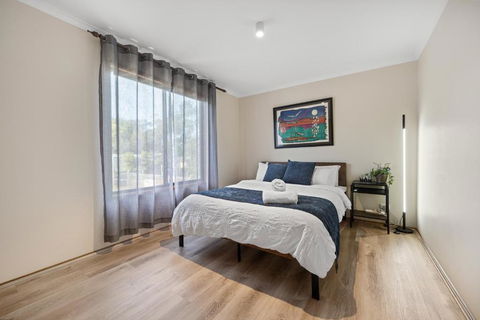 INVERLOCH Beach House - Kingaroy Accommodation 3