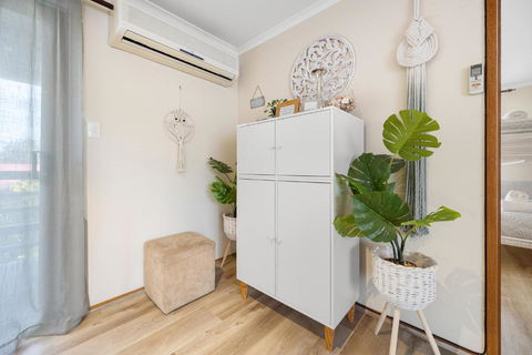 INVERLOCH Beach House - Kingaroy Accommodation 2