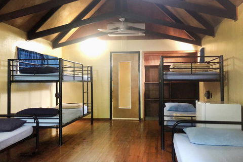 Airlie Beach Magnums - Kingaroy Accommodation 1
