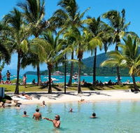 Airlie Beach Magnums - Kingaroy Accommodation