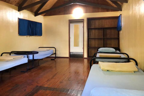 Airlie Beach Magnums - Kingaroy Accommodation 2