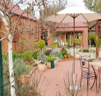 Albury Cottages - Kingaroy Accommodation