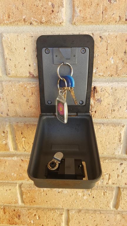 Alexander Drive B & B - Kingaroy Accommodation 1
