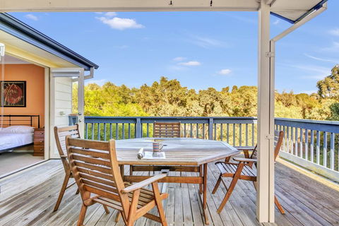 All Decked Out - Kingaroy Accommodation 0