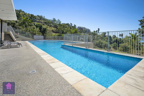 Amazing Ocean Views, Pool, Award Winning Location, Airlie Beach - Kingaroy Accommodation 1