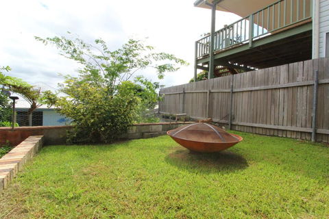 Amzaz, 15 Korogora Street - Kingaroy Accommodation 3