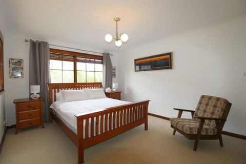 Amzaz, 15 Korogora Street - Kingaroy Accommodation 1