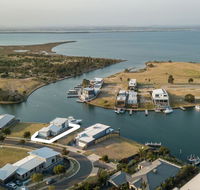 Anchored - Access to the Gippsland Lakes - Kingaroy Accommodation