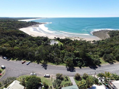 Angourie Blue 1 - Great Ocean Views - Surfing Beaches - Kingaroy Accommodation 1