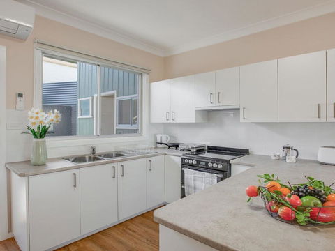 Antonio's Paradise - Spectacular Views Over Warrain Beach - Kingaroy Accommodation 1