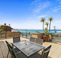 APARTMENT 12 PACIFIC APARTMENTS- Across From the Pier - Kingaroy Accommodation