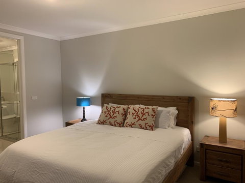 Apple House Truganina - Kingaroy Accommodation 3