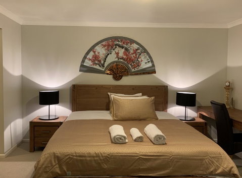 Apple House Truganina - Kingaroy Accommodation 0