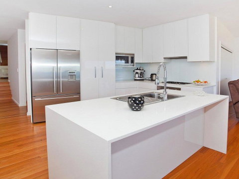 Aqua - Views Over Jones Beach - Kingaroy Accommodation 1