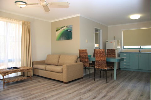 Aqua Villa Holiday Apartments - Kingaroy Accommodation 1