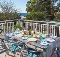 Araluen on Holden - great deck with ocean views - Kingaroy Accommodation