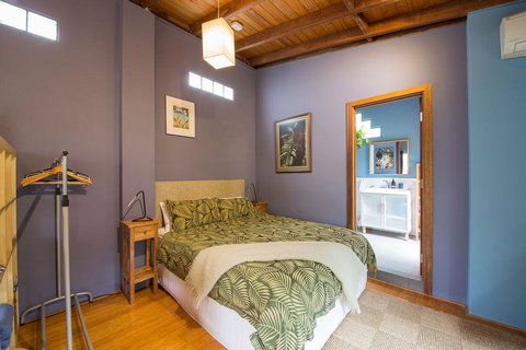 Art & Garden Retreat - Kingaroy Accommodation 0