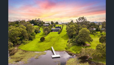 Luxury On Lake Tinaroo Lakefront Living - Kingaroy Accommodation 2