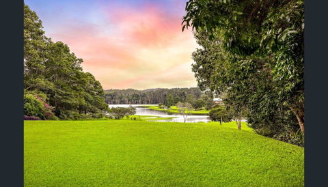 Luxury On Lake Tinaroo Lakefront Living - Kingaroy Accommodation 1