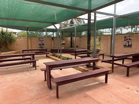 Main Reef Hotel - Kingaroy Accommodation 3