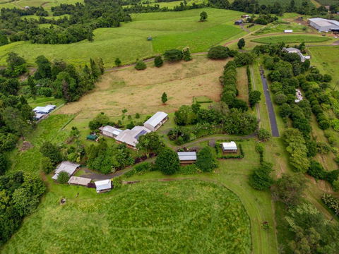 Mena Creek Flower House - Kingaroy Accommodation 1