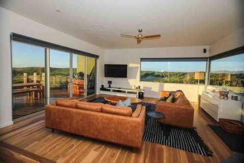 Martyrs Lookout - Luxury Accommodation - Kingaroy Accommodation 2