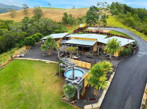 Mayan Luxe Villas - Kingaroy Accommodation 0