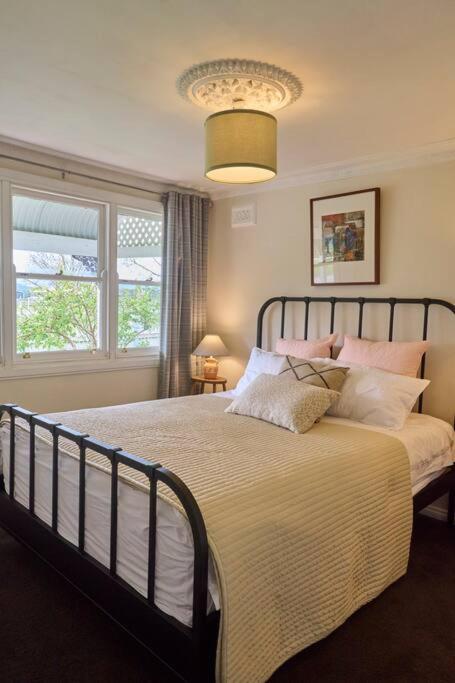 Miners Cottage Lancefield - Kingaroy Accommodation 3
