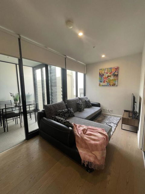 Modern 1BD Apt W Free Parking In Central Brunswick - Kingaroy Accommodation 2