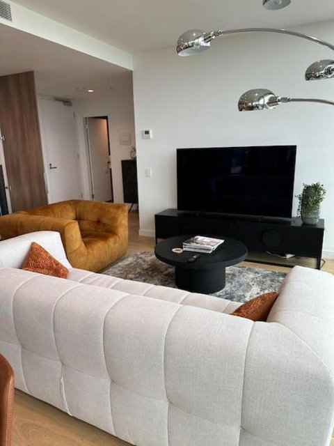 Modern 2 BRM Apt In Williamstown - Kingaroy Accommodation 0